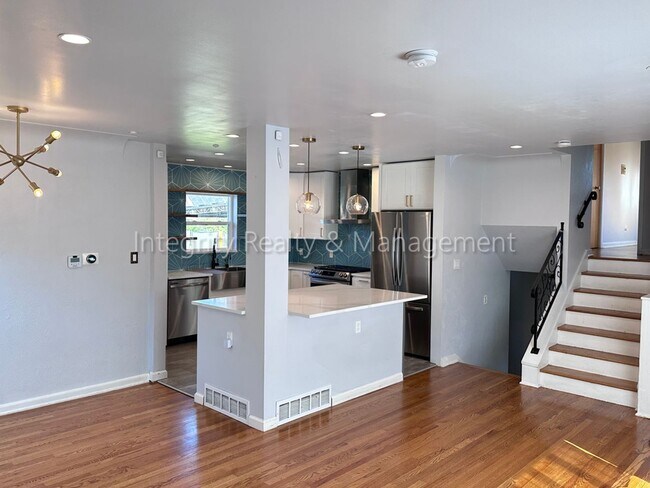 Foto del edificio - 4 Bed/2 Bath, 1,396 Sqft - 3595 Eudora St ...