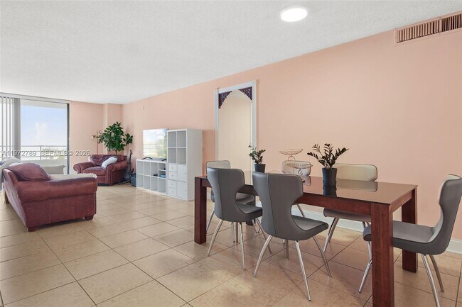 Foto del edificio - 2500 Parkview Dr