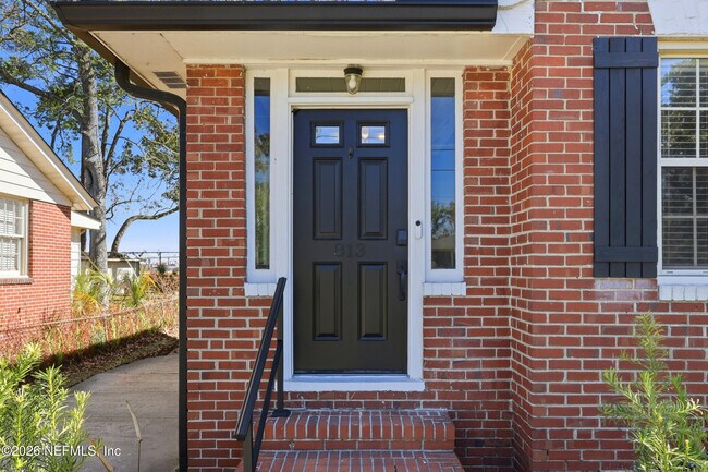 Foto del edificio - 813 Old Hickory Rd