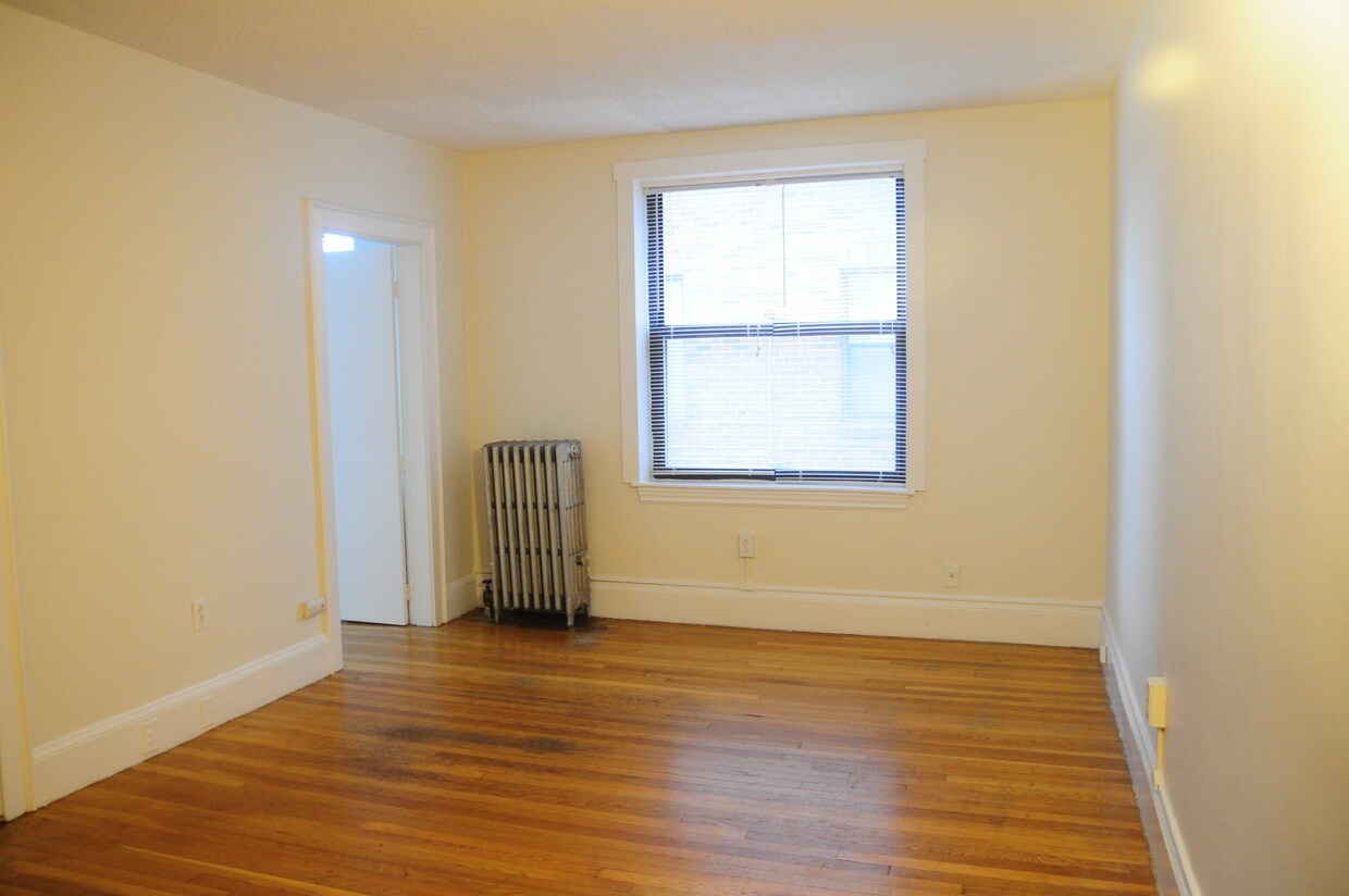 Primary Photo - 429 Broadway