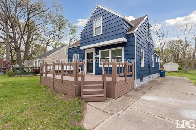 Building Photo - 5219 Adella St