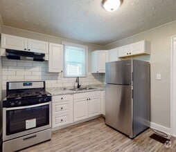 Building Photo - 323 S 41st St