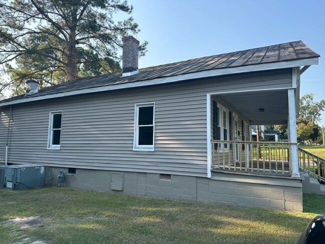 Building Photo - 1308 College St
