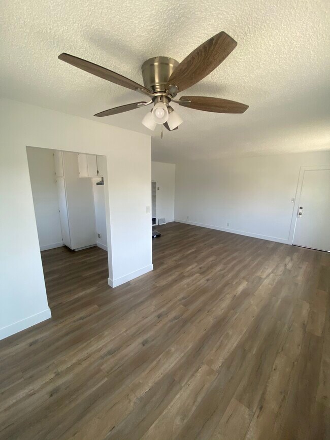 Building Photo - 2630 S Hobart Blvd