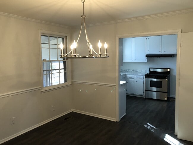 Building Photo - 3BD 1.5 BA HOUSE with Bonus Room  AVAILABL...
