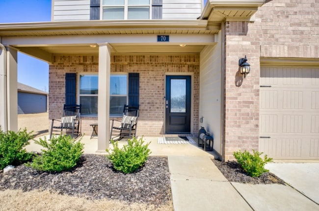 Building Photo - Desirable Fairway Village 4 bedroom 2.5 bath home in Oakland