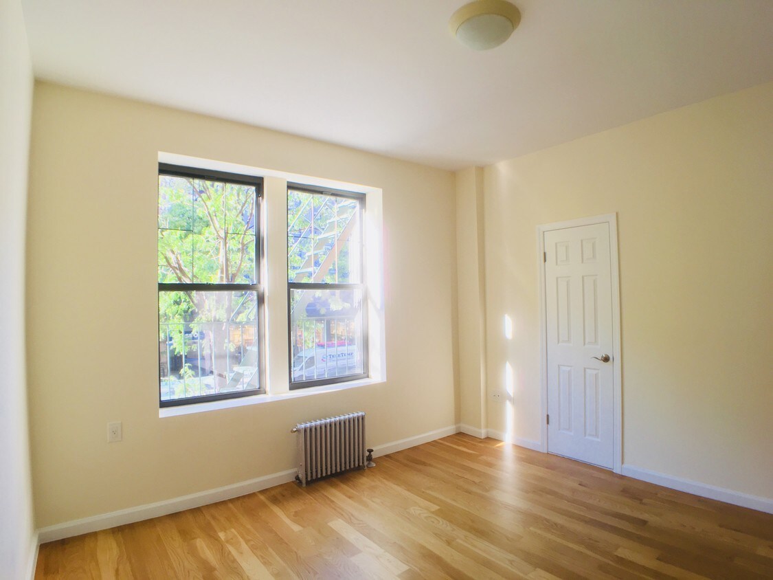 Foto principal - 53 W 72nd St