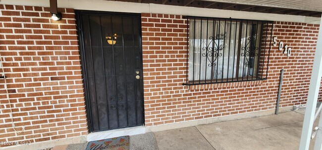 Foto del edificio - 5010 E 23rd St