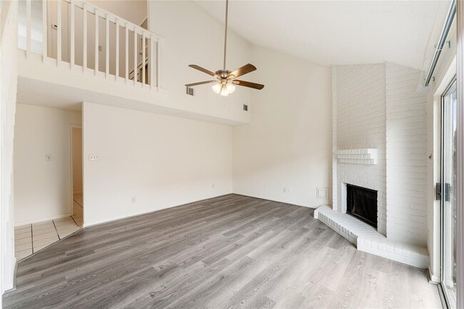 Foto del edificio - 6422 Chatham Island Ln