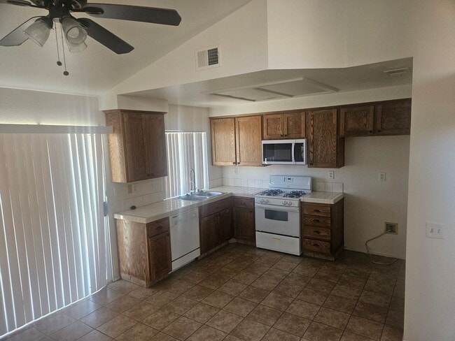 Building Photo - 3 bedroom home on cul-de-sac!