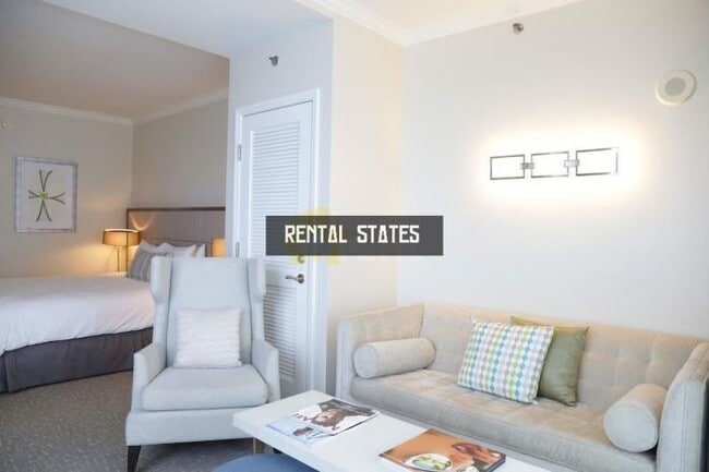 Building Photo - 1 bedroom in Miami FL 33140