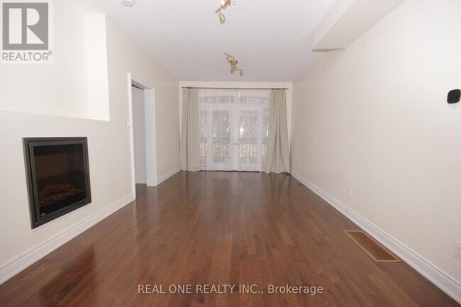 Building Photo - 7 Slingsby Ln