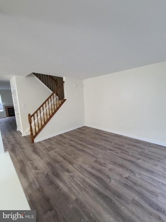 Building Photo - 121 Shoal Creek Dr