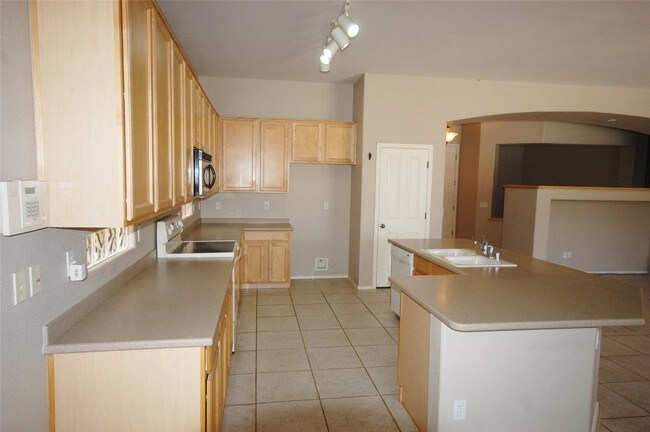 Building Photo - 951 E Taurus Pl