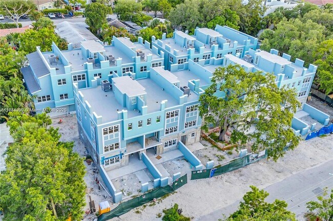 Foto del edificio - 824 SE 12th Ct
