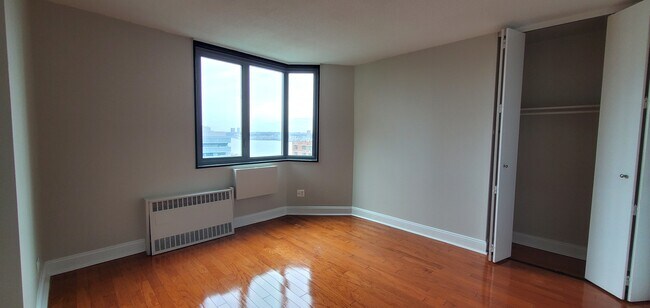 Foto del edificio - 3333 Broadway