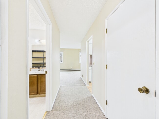 Building Photo - 114 Hickory Dr