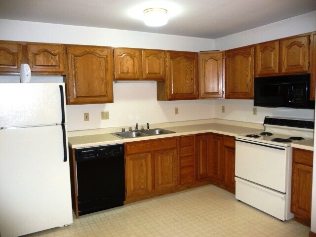 Primary Photo - 5108 Birch St