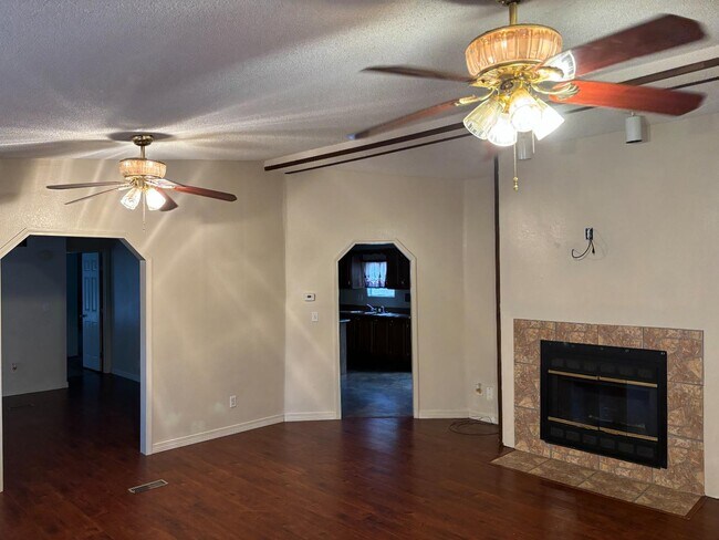 Foto del edificio - 132 Sallie Rd