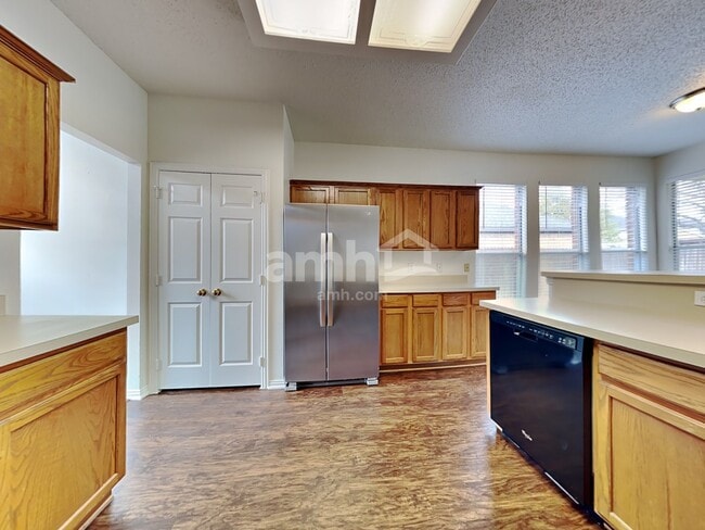 Foto del edificio - 2510 Valley Creek Dr