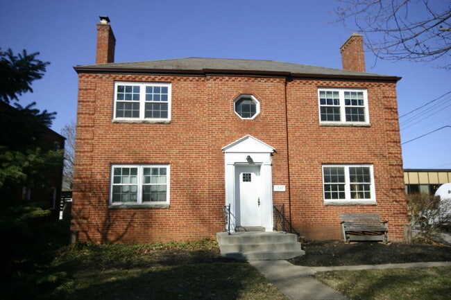 Front Of Building - 1537 Ashland Ave