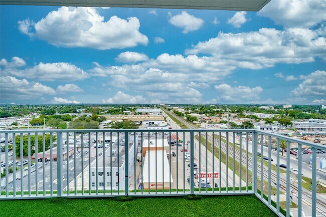 Foto del edificio - 140 S Dixie Hwy