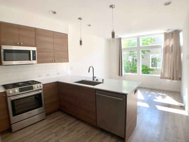 Foto del edificio - Modern Townhome Living in North Seattle