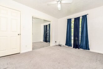 Building Photo - 9037 Crestview Dr