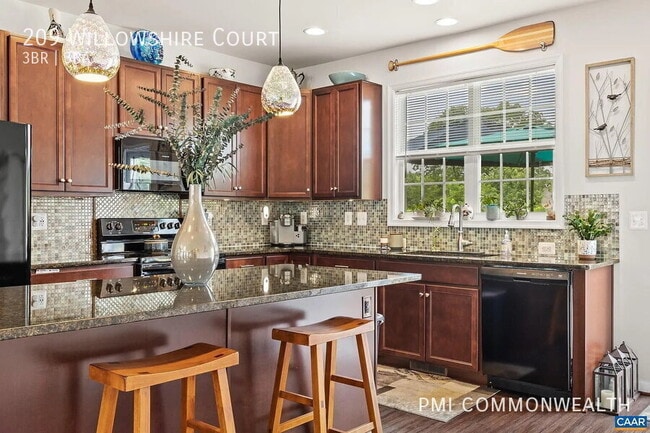 Building Photo - 209 Willowshire Ct
