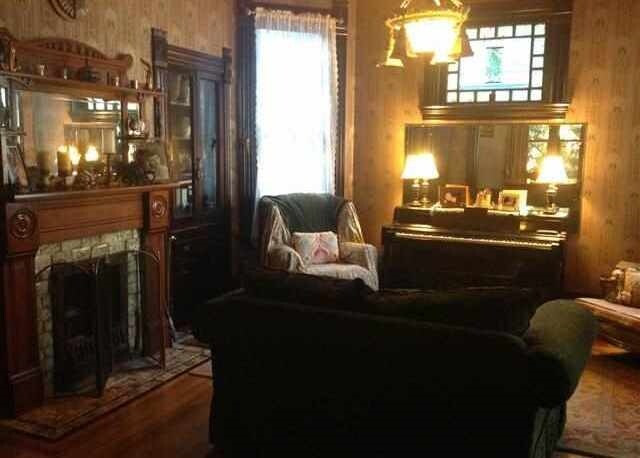  - 1405 Caroline St