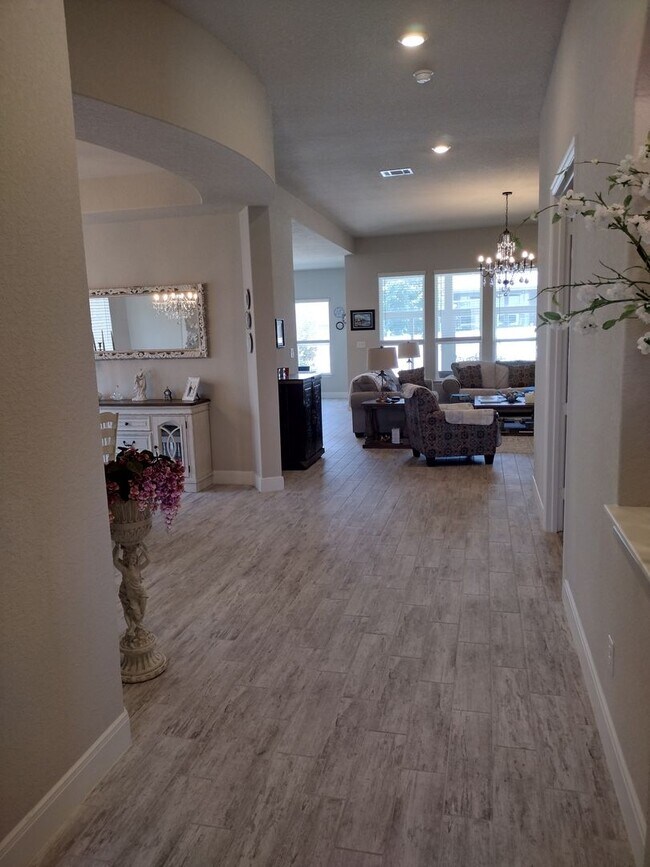 Foto del edificio - Beautiful 4 bedroom with a pool!!!