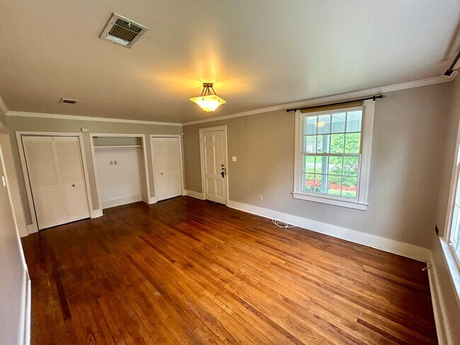 Building Photo - Unique 3 Bedroom Home Located Across from ...