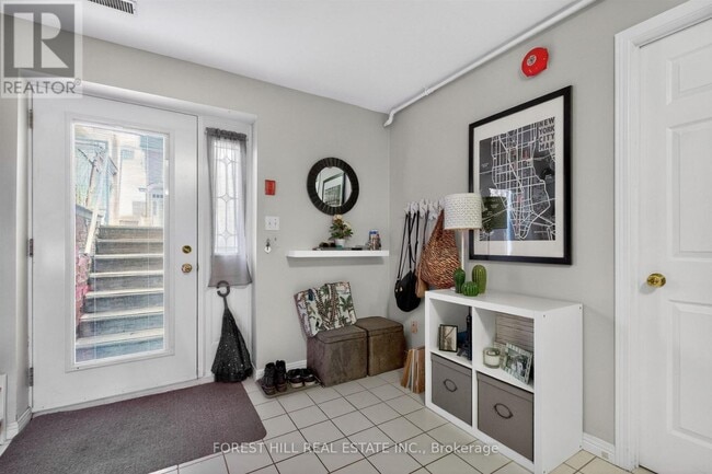 Building Photo - 14 Concord Ave