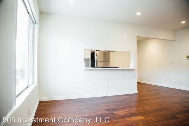 Building Photo - 1343 N Martel Ave