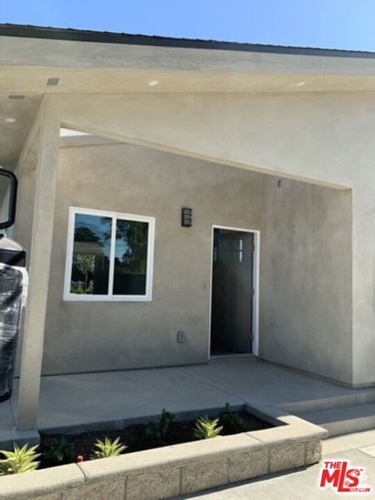 Building Photo - 9252 Balcom Ave