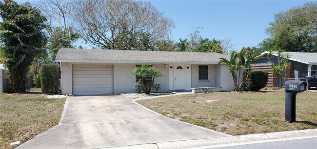 Foto del edificio - 4626 Hunter Ridge Dr