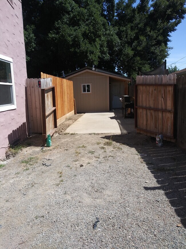 Building Photo - 1604 Beverly Dr