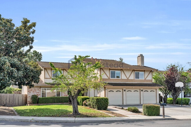 Building Photo - 694 Cardiff Pl