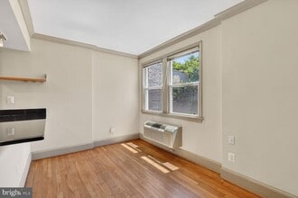 Building Photo - 1361 K St SE