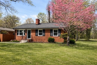 Building Photo - 709 Oxford St