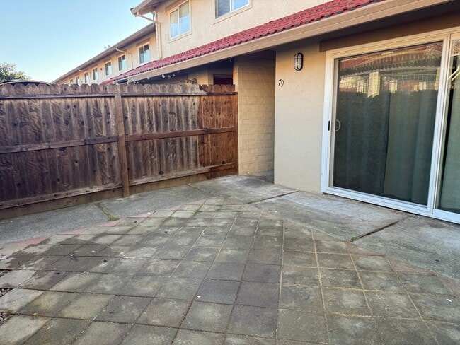 Building Photo - 79 Avram Ave