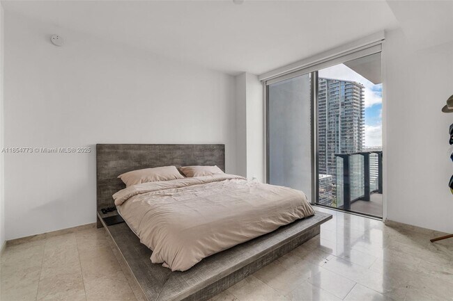 Foto del edificio - 68 SE 6th St