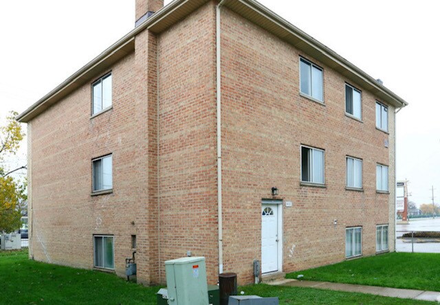 Primary Photo - 9602 Golf Terrace