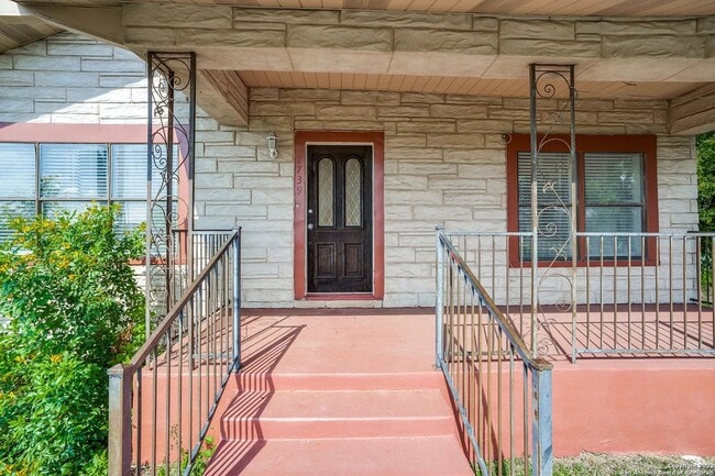 Building Photo - 2739 SE Loop 410 Acc Rd