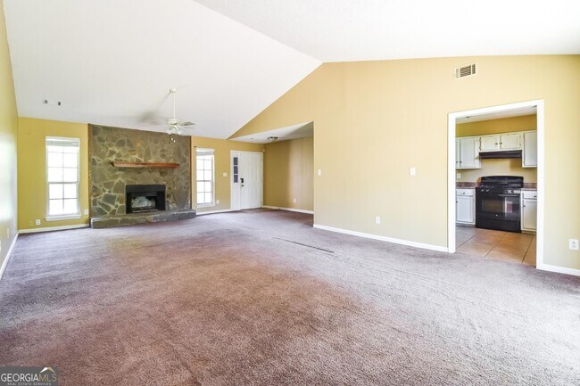 Foto del edificio - 665 River Bend Dr