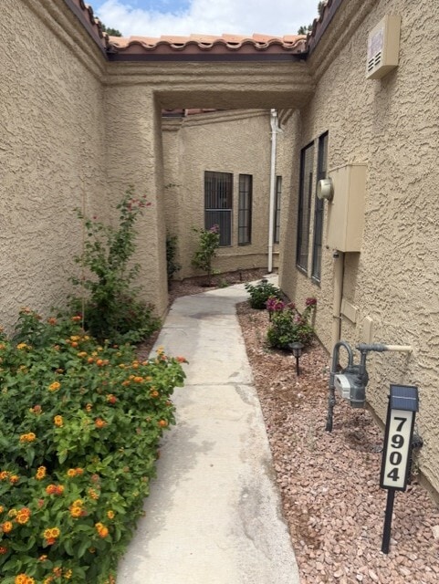 Building Photo - 7904 Shelter Island Way