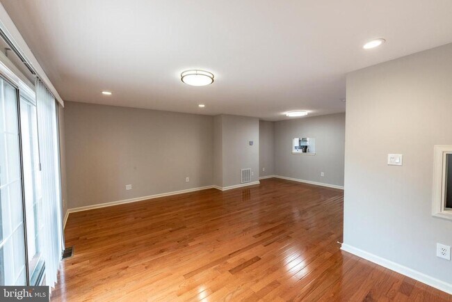 Foto del edificio - 5936 Baron Kent Ln