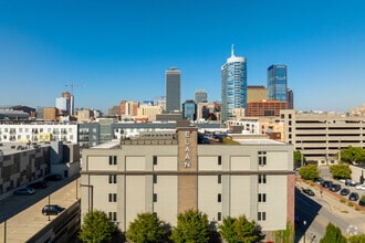 Building Photo - The E'Laan