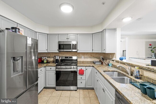 Foto del edificio - 6601 Thackwell Way