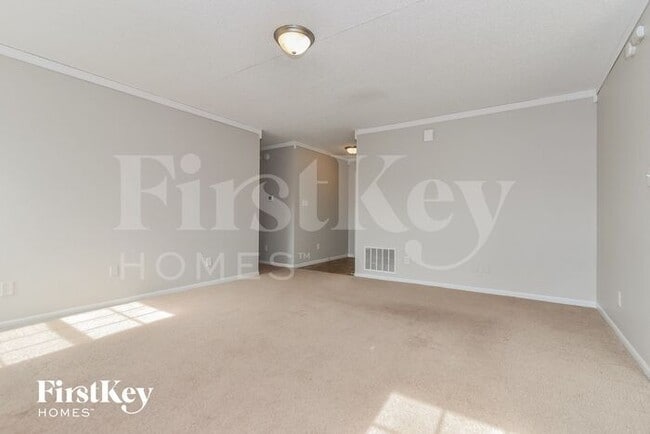Building Photo - 5323 Milhouse Rd